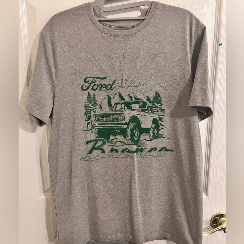 Ford Motor Company Ford Bronco Graphic Print Short Sleeve T-Shirt. Med. - Picture 1 of 12